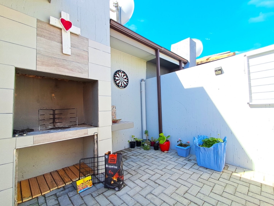 2 Bedroom Property for Sale in Dana Bay Western Cape